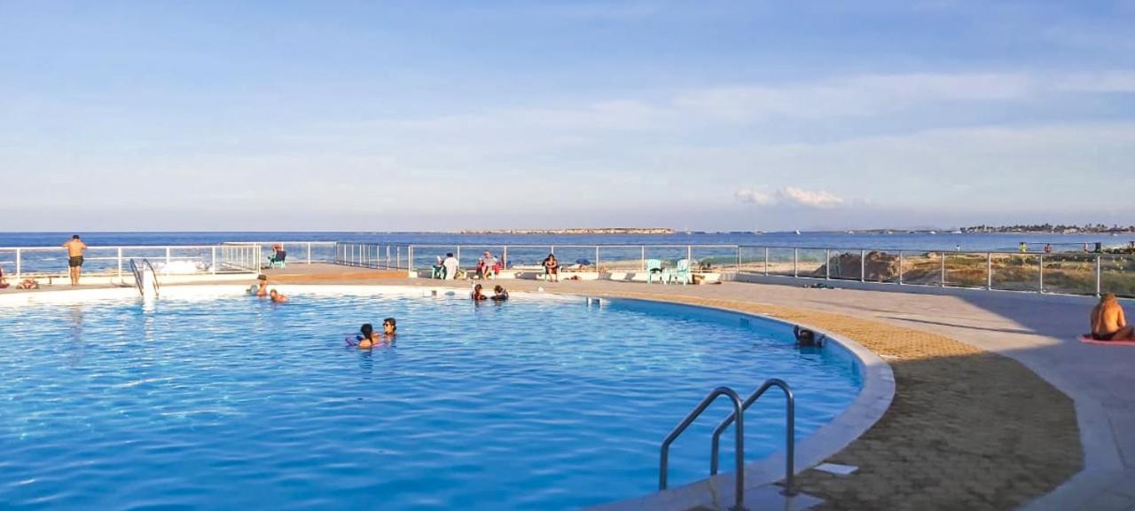 Front Line Unit 520 Ft2 - 48 M2, On Second Floor, Stunning Ocean View Διαμέρισμα Cul de Sac Εξωτερικό φωτογραφία